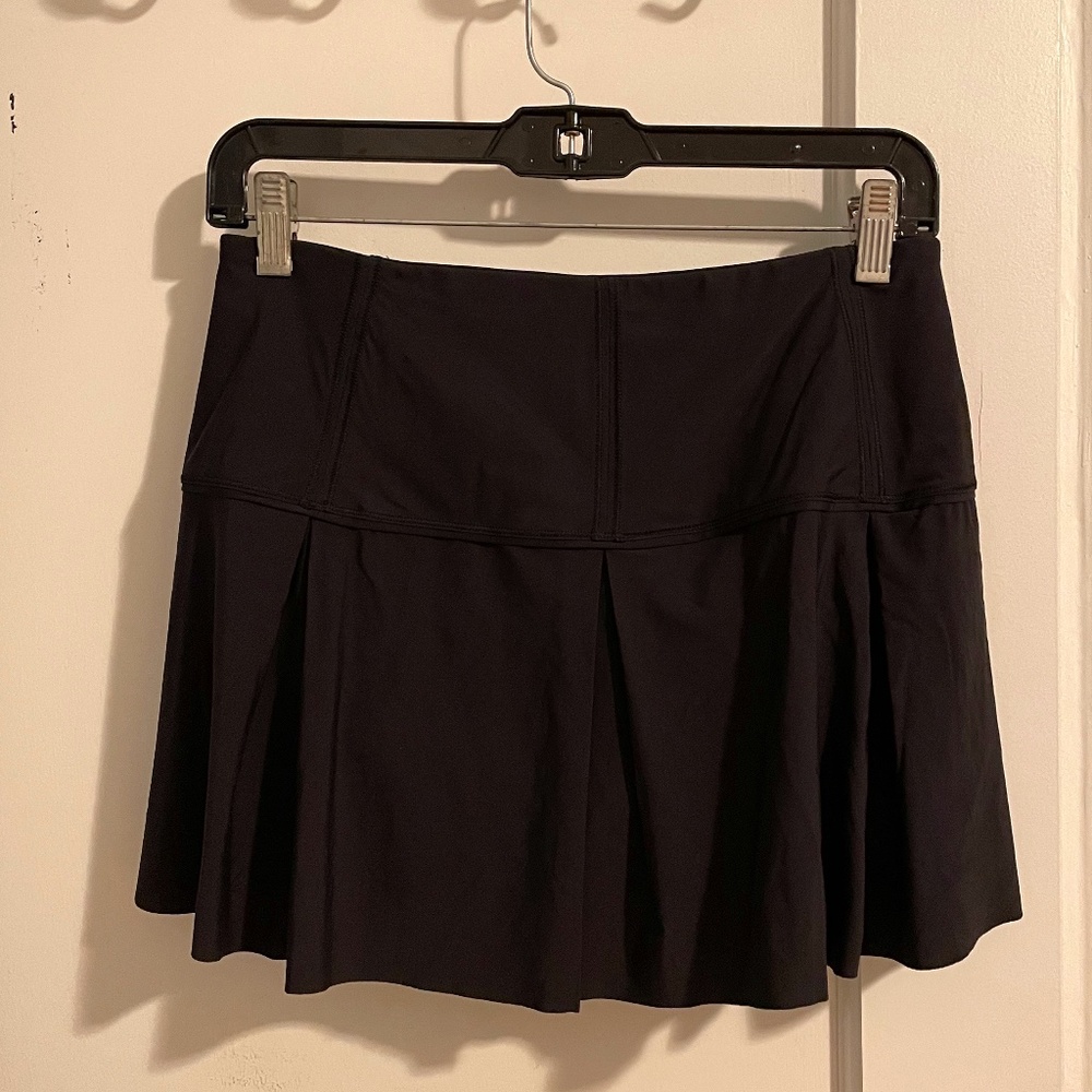 Lululemon black pleat skirt
